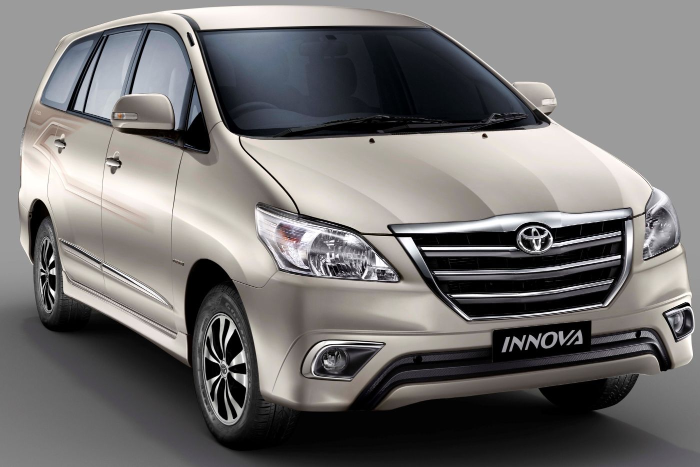 innova-on-rent-Delhi